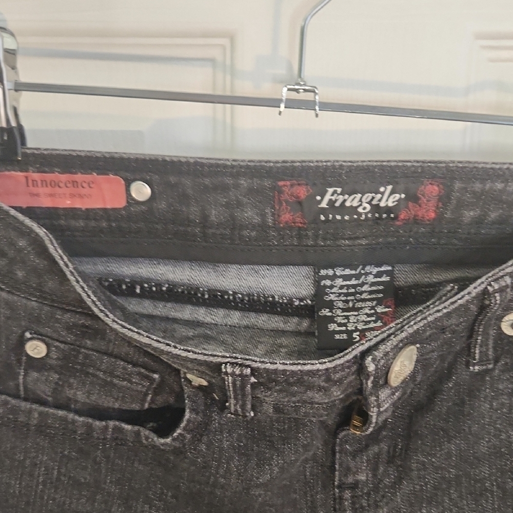 Fragile "Innocence" The Sweet Skinny Low Rise Jeans - Black - Size 5 - Picture 2 of 3